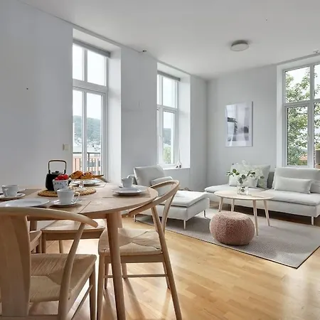 Lys & Luksurios Leilighet Midt I Sentrum! Apartamento *