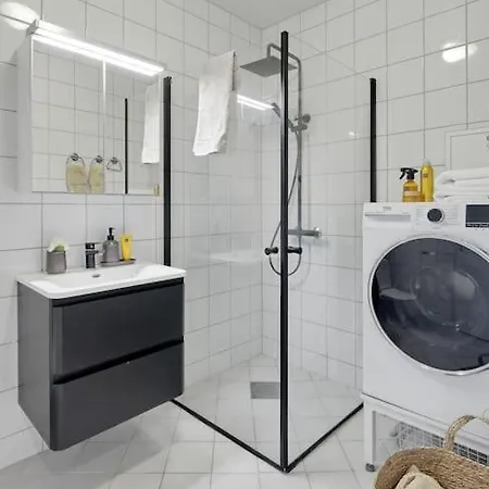 Lys & Luksurios Leilighet Midt I Sentrum! *